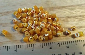 Approximately 100 Stained Yellow - Vintage Mother of Pearl Beads - 7 mm - Picture 1 of 2