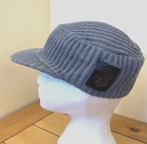 Guess Cadet Cap Grey Knit Beanie Hat w/ Brim NWT Vtg Y2K Metal Logo Patch - Picture 1 of 8