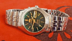 ORIENT three stars Crystal 21 Jewel Men's Japanese Automatic Watch. Green melon - Picture 1 of 17