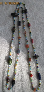 Collar vintage de 58" con cuentas de madera y vidrio variado - Imagen 1 de 4