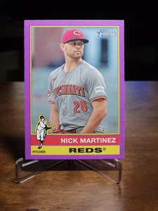 Topps Heritage 2025 - High Number SP Nick Martinez #444 borde rojo púrpura claro - Imagen 1 de 2
