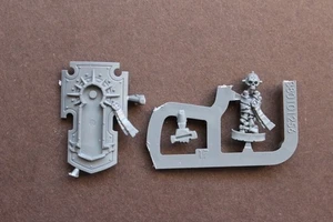 Warhammer 40k Space Marines Chaplain In Terminator Armour-Relic Shield Bits - Picture 1 of 1