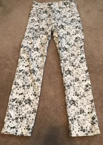 Abercrombie Kids White Denim Capri Pants With Black Flowers Size 12 Slim - Picture 1 of 4