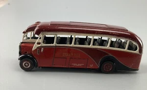 MODEL KIT BUILT LEYLAND 1936 BUS COACH DONE AS RED & WHITE PAIGNTON - Picture 1 of 5