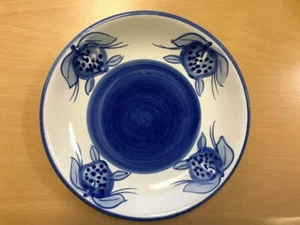 Williams Sonoma Strawberry Fruits Made In Italy Salad Plate, 8 1/2" Diameter - Picture 1 of 2