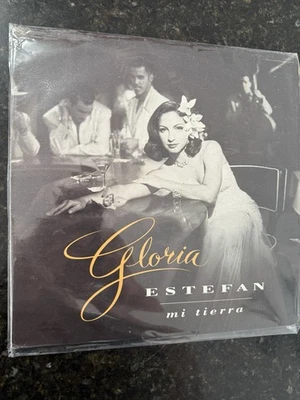 GLORIA ESTEFAN “ MI TIERRA “ SONY REC🎶CON LOS AÑOS QUE ME QUEDAN 🎶LEA BIEN ! - Image 1 of 4