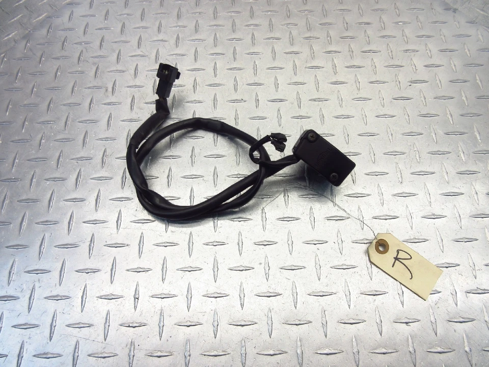 11 12 TRIUMPH STREET TRIPLE R 2011 OEM MANILLAR DERECHO INTERRUPTOR ARRANQUE PARADA MUERTE Foto 1 de 4