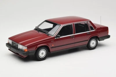 155171704 Volvo 740 GL Red Minichamps 1/18 - Immagine 1 di 4
