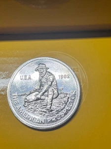 Moneda redonda bullion de plata .999 The American Prospector Engelhard 1982 1 Troy OZ - Imagen 1 de 3