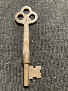 Antique Solid Barrel Skeleton Key #8 - Picture 1 of 4