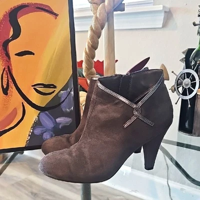 Botín gris, marrón, topo para mujer talla 7W Foto 1 de 4