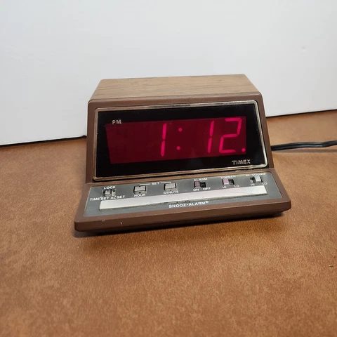 Vintage Timex Wood Grain Digital Alarm Clock Model 5209-5 Made in Japan Cover