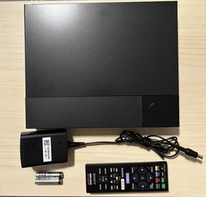 Sony BDP-S1700 Streaming Blu-ray + DVD Disc Player-WIRED INTERNET ONLY - NO WIFI - Picture 1 of 4