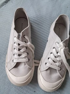 Rocket Dog Grey White Size 8 Pumps - Picture 1 of 12