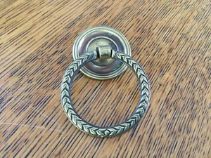 Tirador de anillo vintage de latón macizo #8 - Imagen 1 de 1
