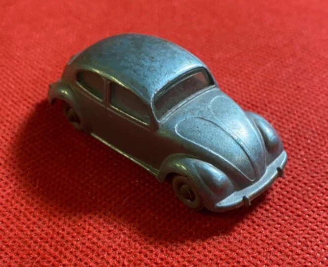 LESNEY MATCHBOX Auto VOLKSWAGEN VW BEETLE N° 25 Made in England metallo Azzurro - Immagine 1 di 3