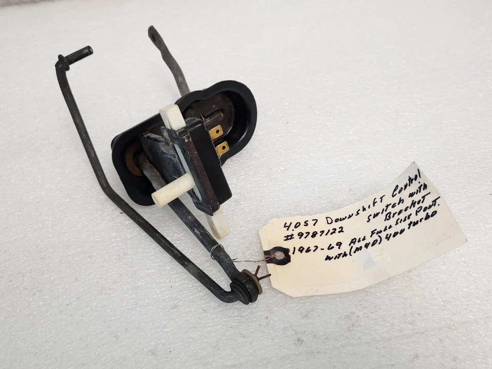 OEM 1967 1968 1969 PONTIAC M40 TRANSMISIÓN DOWNSHIFT CONTROL INTERRUPTOR DE RETROCESO ASIA Foto 1 de 4
