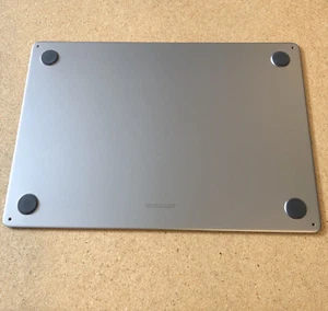 MacBook Air 13 M2 A2681 Bottom Case Cover Base Space Gray 613-22538 Genuine - Zdjęcie 1 z 4