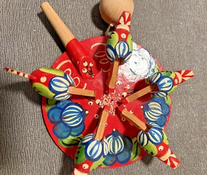 Russian Pecking Hens Toy. Hand-painted on a wooden paddle, string action, used - Picture 1 of 5