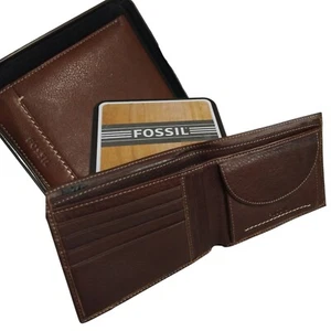 Fossil Leather Men's Wallet With The Box - Picture 1 of 4