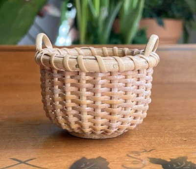 Маленькая круглая корзина ручной работы Nantucket 3 дюйма с двойной ручкой - Изображение 1 из 4