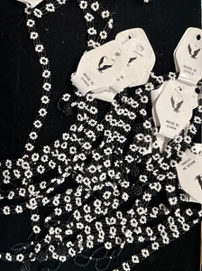 1 Collar Gargantilla Único NUEVO CON ETIQUETAS VINTAGE AÑOS 90 CUENTAS MARGARITA BLANCO Y NEGRO  - Imagen 1 de 4