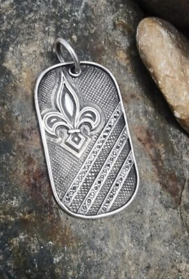 Etiqueta de perro Konstantino Black Diamond Fleur De Lis GRANDE 19,57 gr Foto 1 de 3