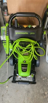 LAVADORA A PRESIÓN ELÉCTRICA GREENWORKS PRO 2500PSI 2,0 GPM FRÍA H20 Foto 1 de 2