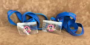 (2) Walt Disney World Pin Trading Hals Schlüsselbänder mit Pin Halter ~ blau - Bild 1 von 5