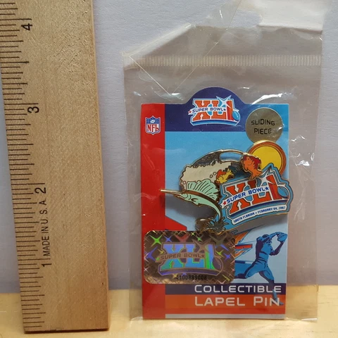 2007 Super Bowl XLI Colts v Bears Sliding Piece PIN w/ Marlin and Fish - NIP Cover