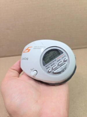 Sony SRF-M85V S2 Sports Walkman AM/FM Weather Band Radio w/Armband Used Tested - Image 1 of 4