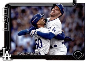 2025 Topps #631 Two in Blue: It’s a Race to Embrace - Bild 1 von 2