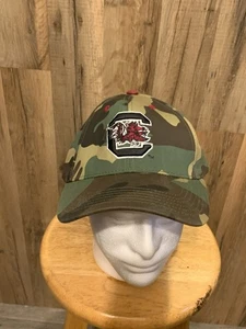 NUEVO SIN ETIQUETAS Carolina del Sur Gamecocks Para hombres Un Ajuste Bosque Camuflaje Sombrero Correa Trasera - Imagen 1 de 4