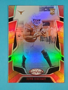 2020 Panini Chronicles Draft RED MIRROR Devin Duvernay Texas Longhorns #11 - Foto 1 di 2