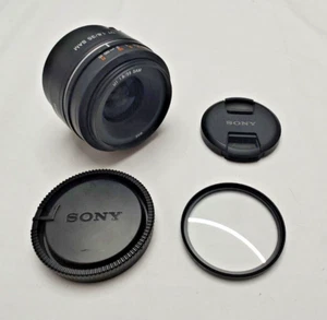 SONY DT 35mm F/1.8 SAM Prime Lens - SAL35F18 - SLT / DSLR (Minolta) A Mount Lens - Picture 1 of 8