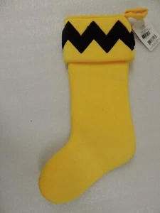 Hallmark Yellow Christmas Stocking Charlie Brown Peanuts Brand New with tags - Picture 1 of 3