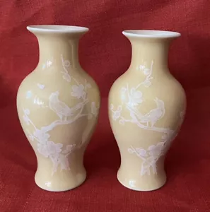 Chinese Yellow Porcelain Vases White Paste Jingdezhen Zhi ca 1950-70s Set Of 2 - Picture 1 of 16
