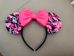 Lilly Pulitzer Disney Mickey & Minnie Mouse Ears Bright Popup Navy Lobster Roll - Picture 1 of 2
