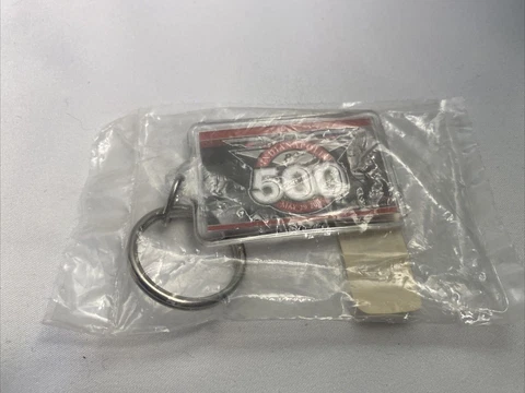 Indianapolis 500 Keychain Indy 2005 COLLECTOR Race Made in USA New In Pack Cover
