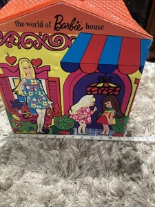 Estuche de transporte vintage para casa de muñecas Barbie The World of 1967 ¡RARO!! - Imagen 1 de 13