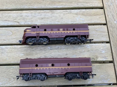 Блок манекенов Tyco Mantua Pennsylvania Railroad F-9 A Powered And B - Изображение 1 из 4