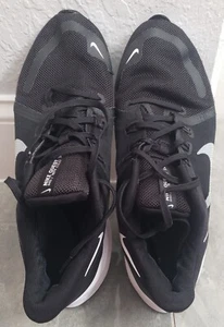 Size 11 - Nike Quest 4 Black White - Picture 1 of 5