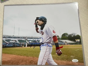 Andrew Benintendi Signed 11x14 Photo Autographed JSA - Picture 1 of 4