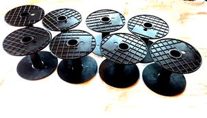 8 Empty Plastic Spools, 4 1/2" x 5 1/8" x 2" - Black - Crafts, Wire, Cord, Rope - Imagen 1 de 9