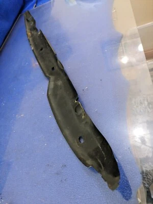 53828-60030 Toyota OEM CUBIERTA PROTECTOR, PANEL LATERAL GUARDABARROS DELANTERO conductor izquierdo Foto 1 de 4