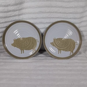 Cracker Barrel Susan Winget Set Of 2 Pig Piglet Salad Plates Stoneware 8 3/8" - Picture 1 of 6