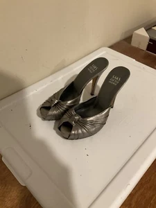 Saks Fifth Ave Leather Heel Stiletto Mule Pewter Silver Size 7.5 M Holiday Party - Picture 1 of 18