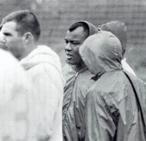 1964 Drahtfoto Seitenlinie beim Training Buffalo Bills Fußball Cookie Gilchrist - Bild 1 von 2