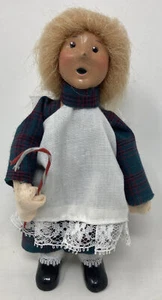 1992 Byers Choice Caroler Kindle Girl w/Candy Cane Christmas - Picture 1 of 7