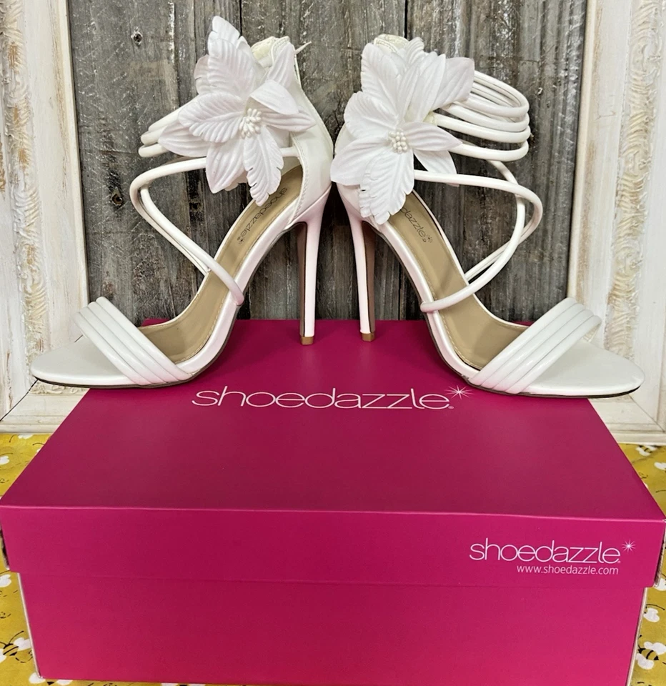 Zapatos de vestir de tacón alto con tiras florales Camilla talla 8 Foto 1 de 4